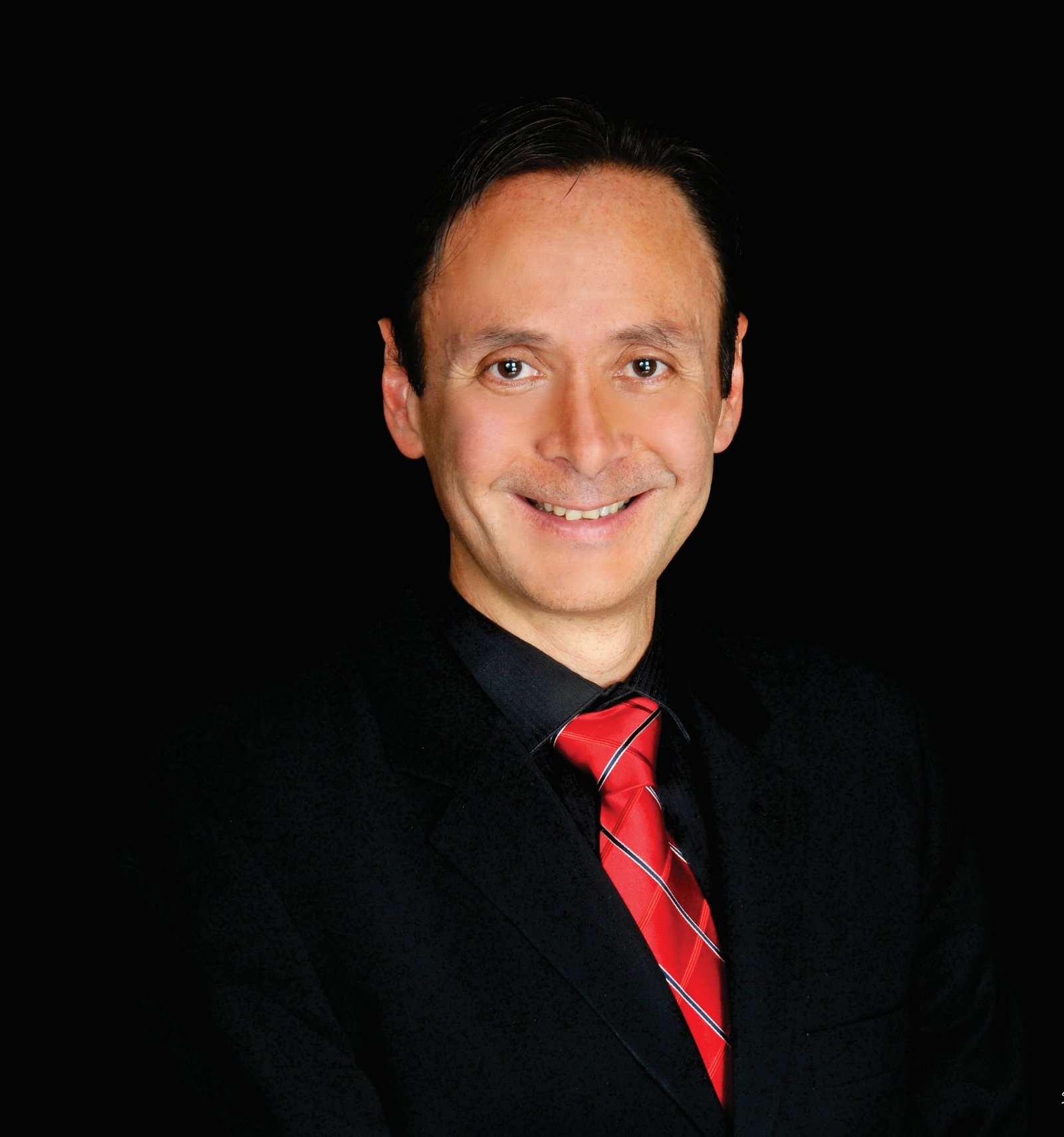 Ab. Víctor Pérez Cartagena